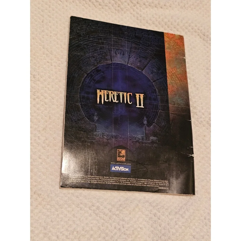 Heretic II PC Game Windows 95 98 Activision Raven Software 1998 Vintage booklet